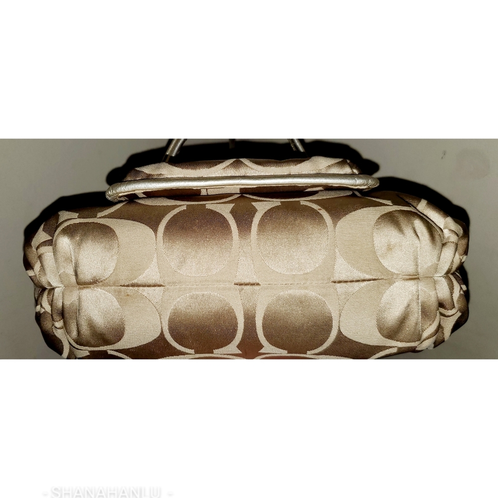 Coach Poppy Signature C Khaki/Gold Baguette - Picture 3 of 8